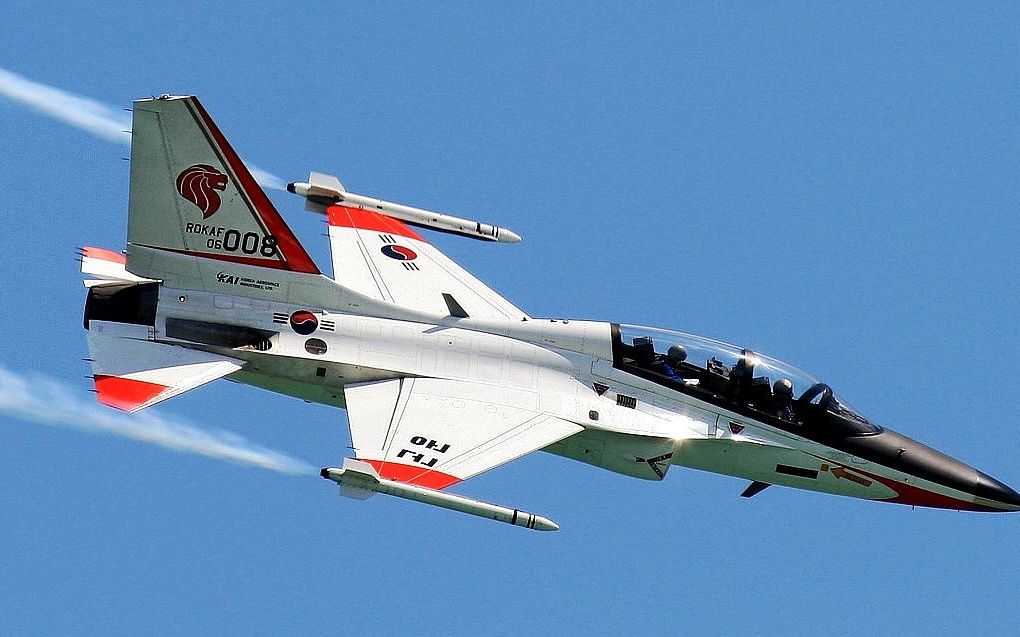 思密达航空宇宙产业超音速高级教练机"金鹰"t-50!