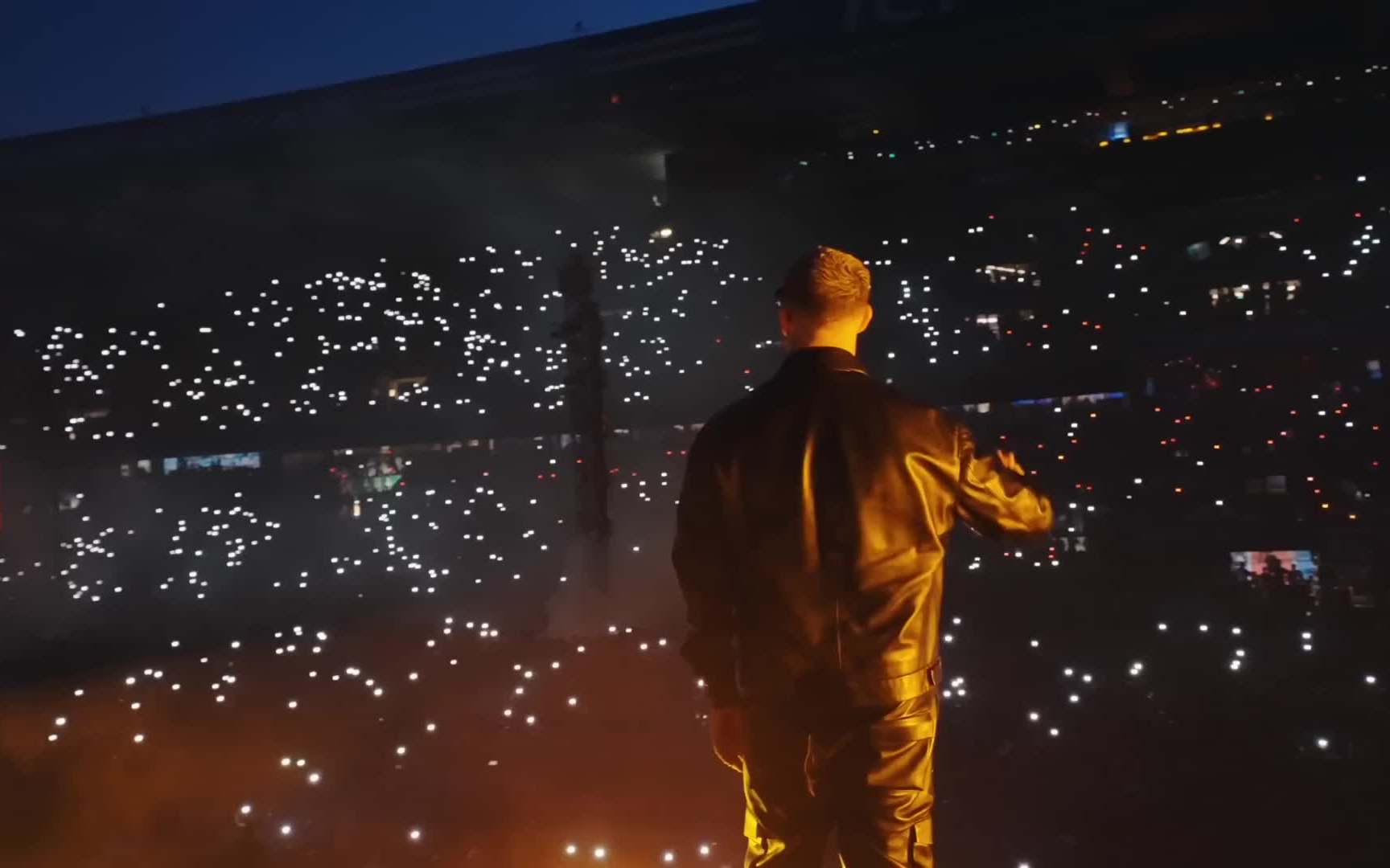 官方回顾视频现场djsnake蛇叔在王子公园体育场举办了他迄今为止最大