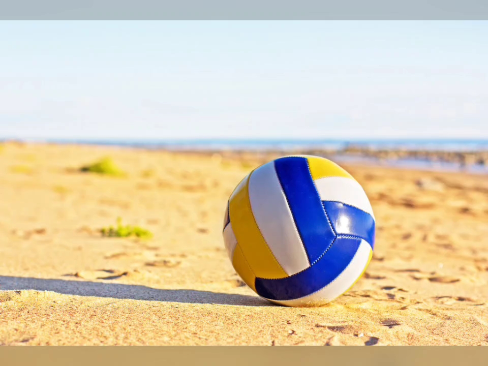 沙滩排球是一道靓丽风景线