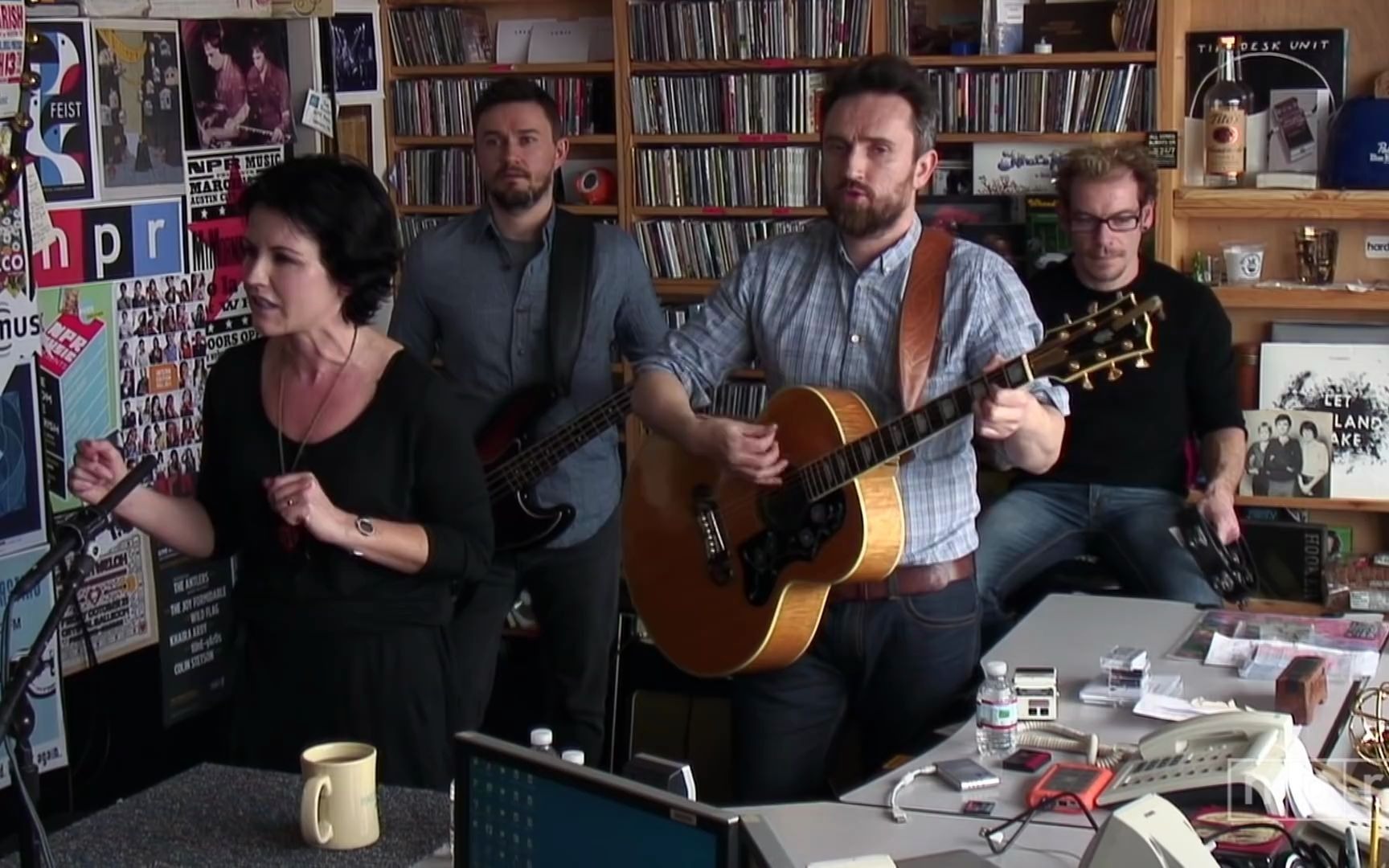 [图]【小桌音乐会】The Cranberries - NPR Music Tiny Desk Concert 2012