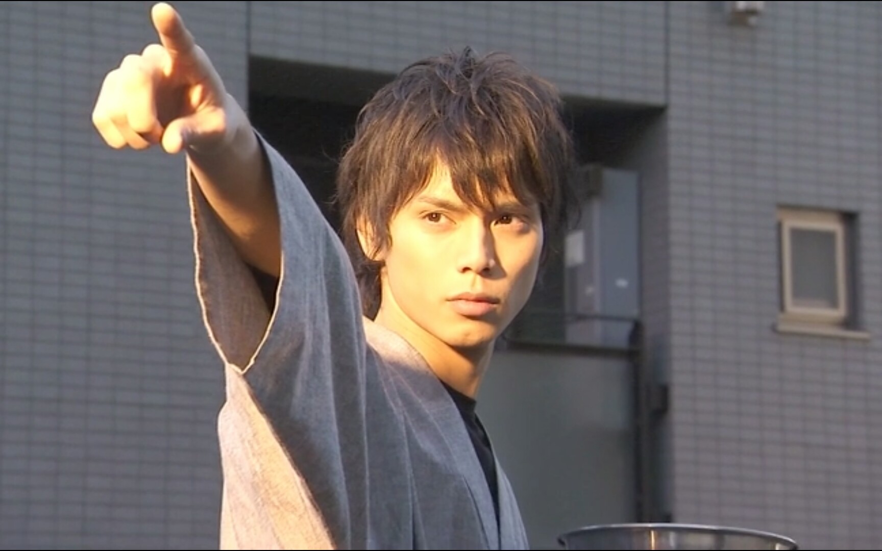 【幪面超人甲斗粤语版】第一集片段