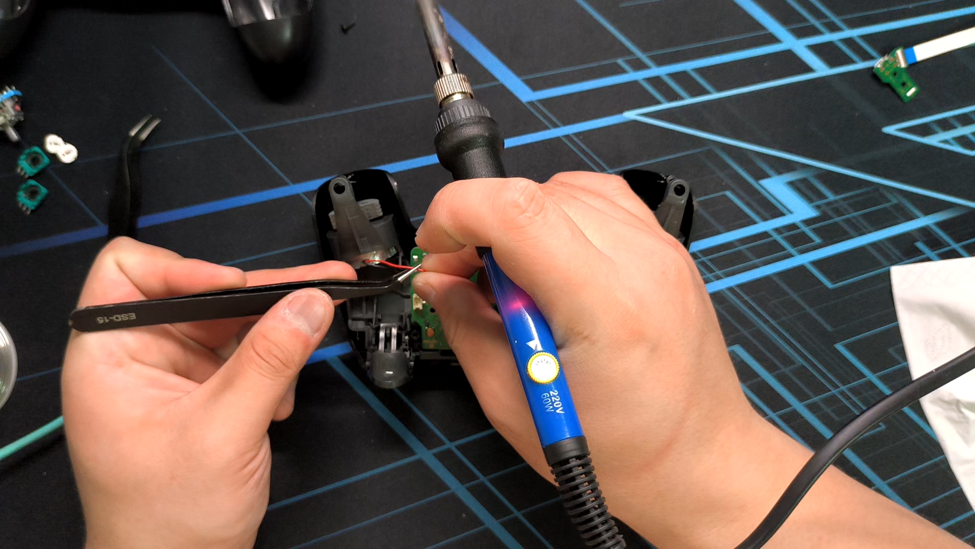 ds4手柄拆解组装更换调教摇杆教程(摇杆调教看上个ds5视频