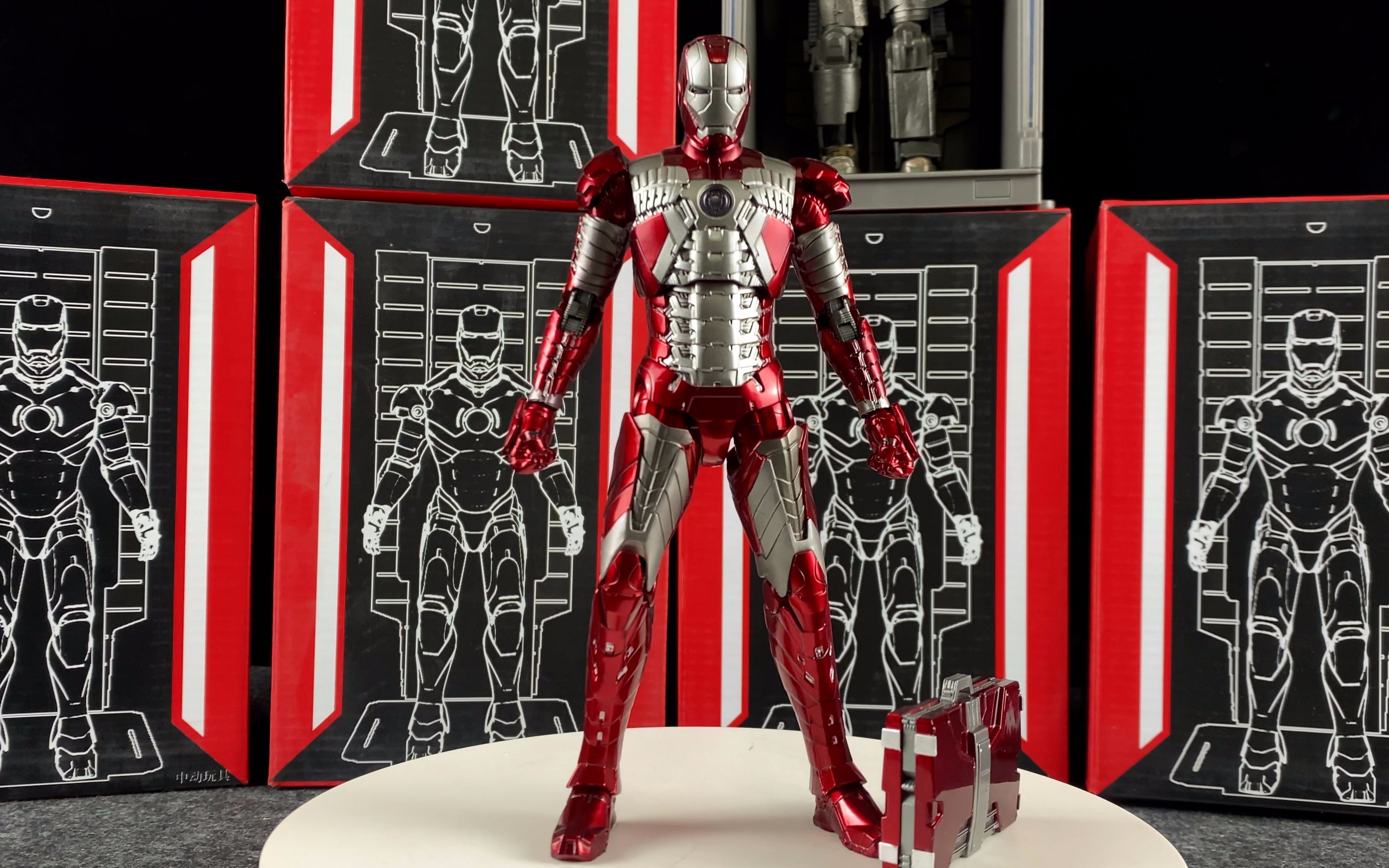 【开箱测评】便携式手提箱之中动玩具-钢铁侠mk5装甲_哔哩哔哩_bili