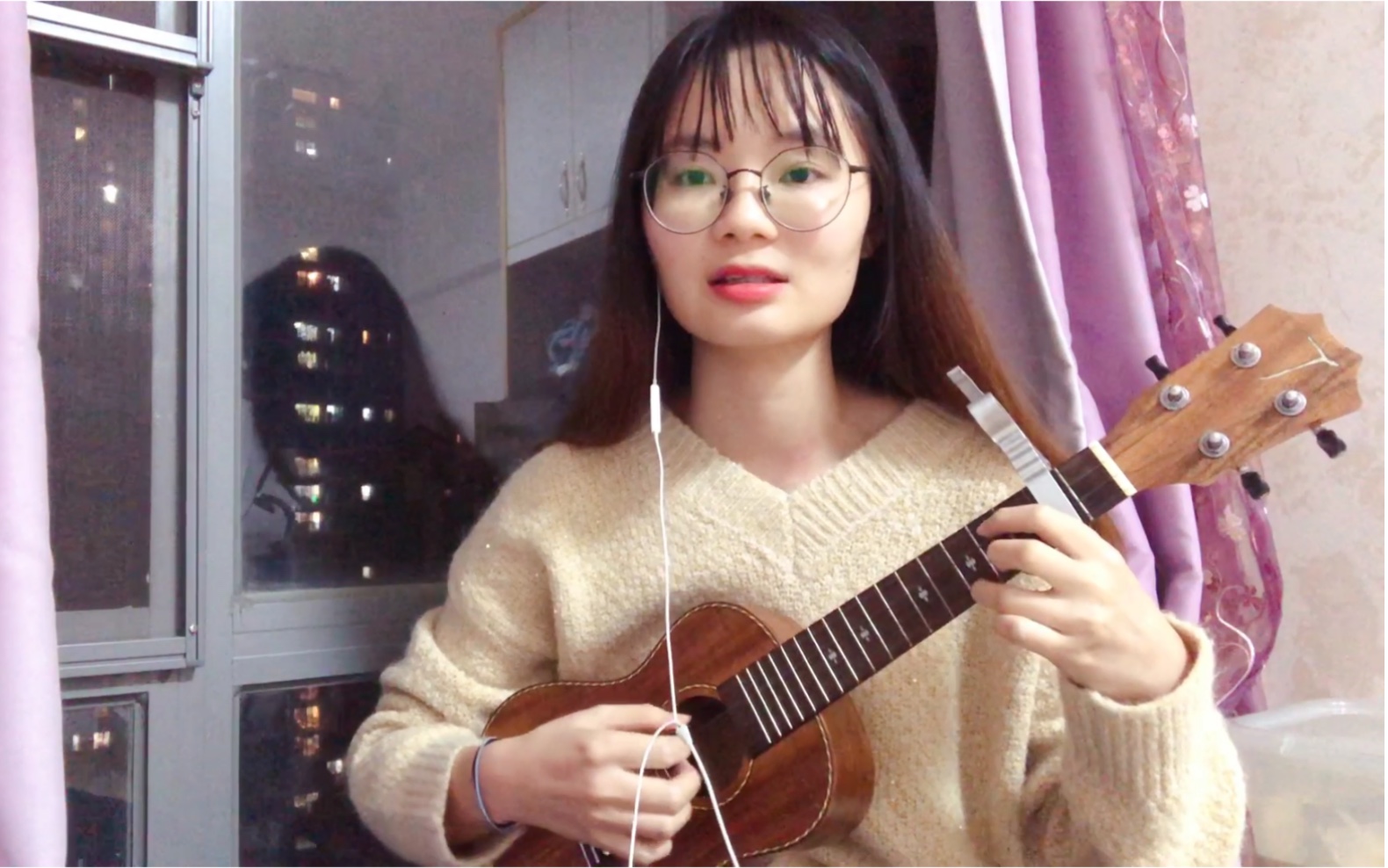 【mercury】尤克里里弹唱 房间 刘瑞琦_哔哩哔哩_bilibili