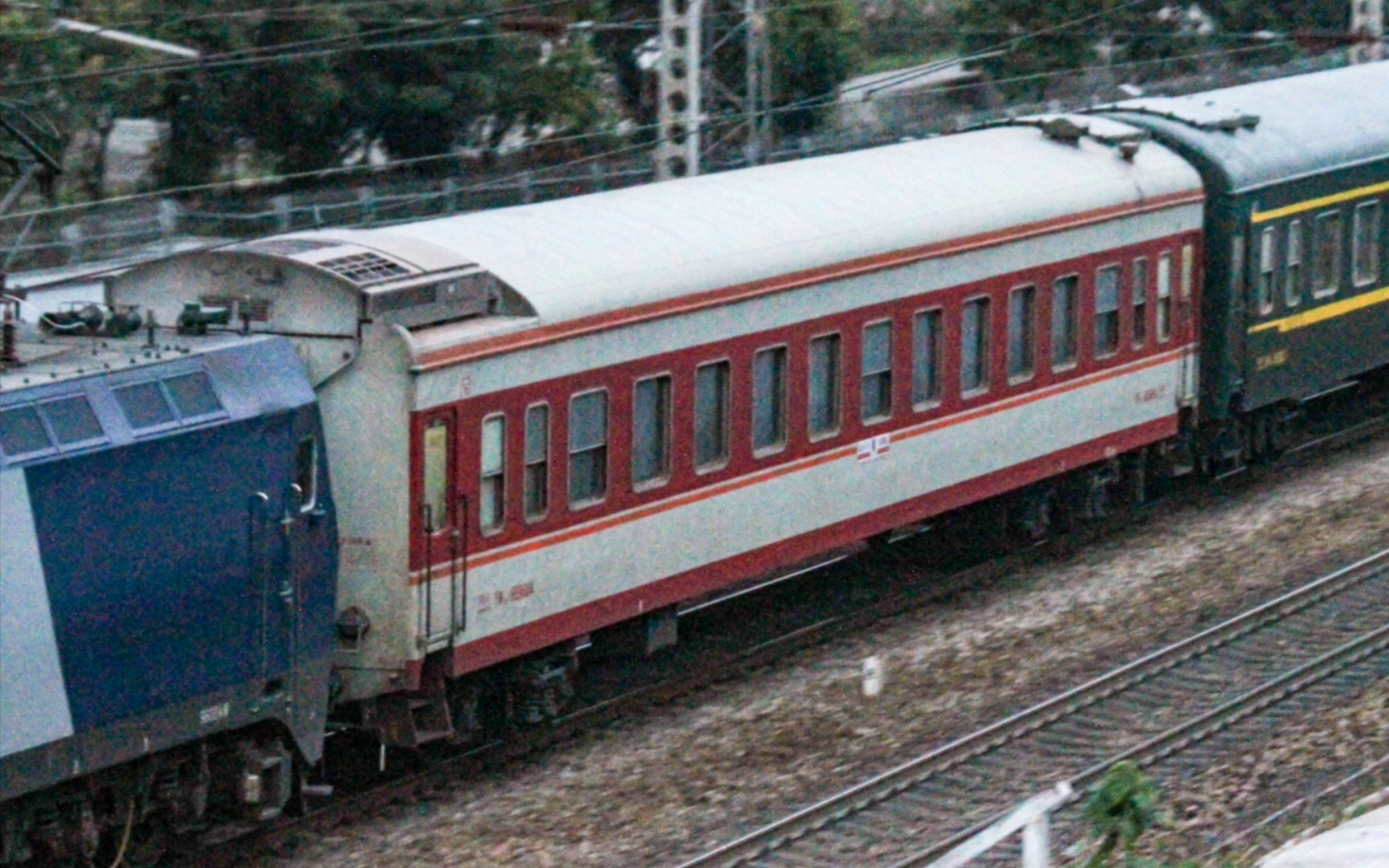 武局江段hxd1b0333牵引y460(衡阳-北京西)通过株洲三中机位