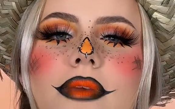 【万圣节装扮】这个稻草人妆容怎么样?