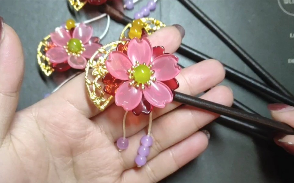 元气少女缘结神发簪巴卫簪,现货五支35包车马~你值得拥有(*^ω^*)