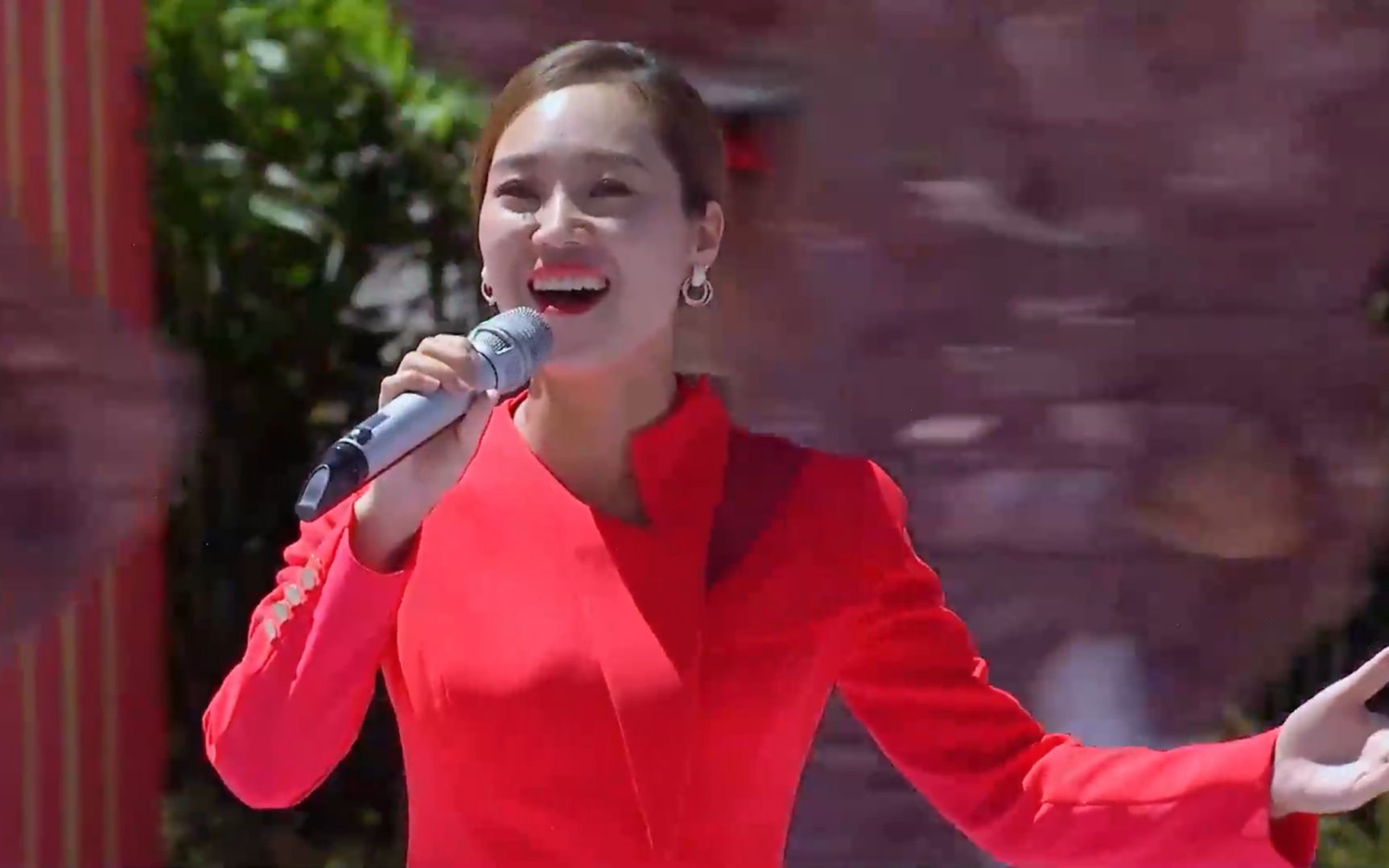 云朵翻身农奴把歌唱心连心西藏慰问演出