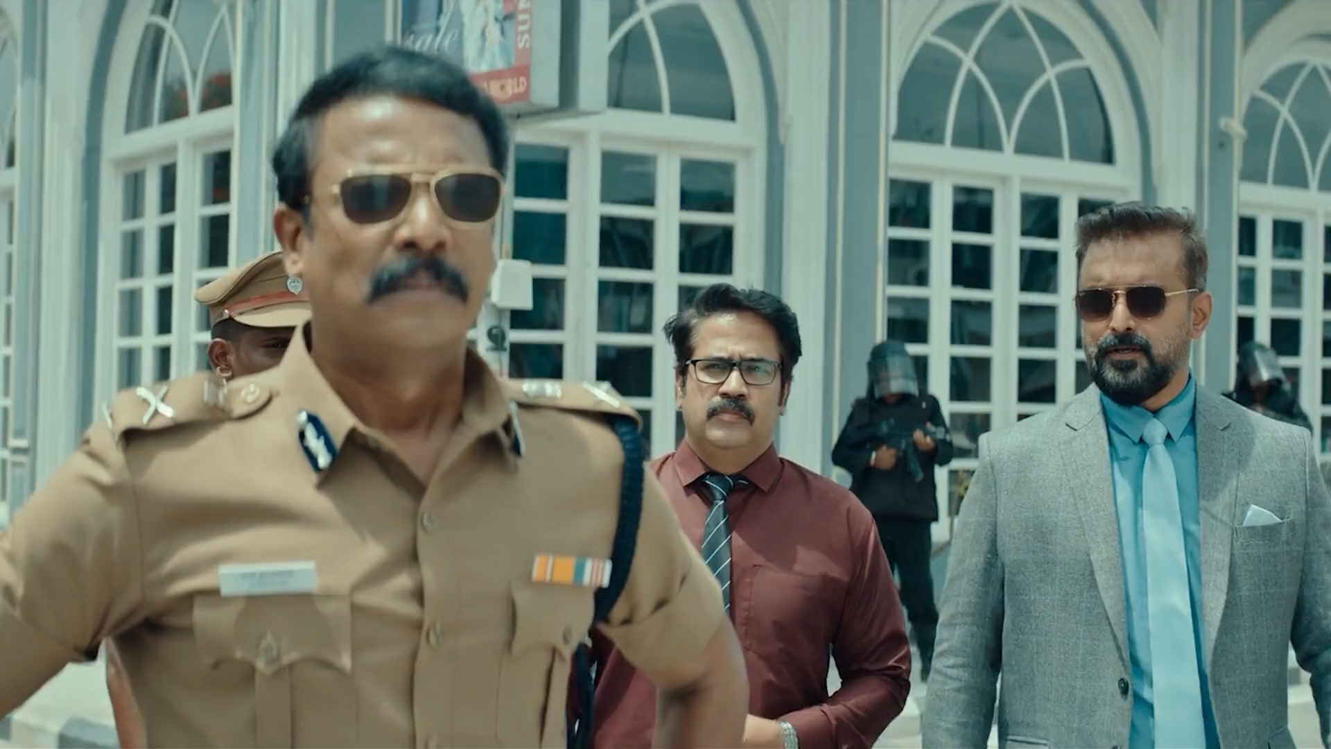 2023年印度超刺激的犯罪悬疑电影,一场银行抢劫,牵扯出一个大骗局