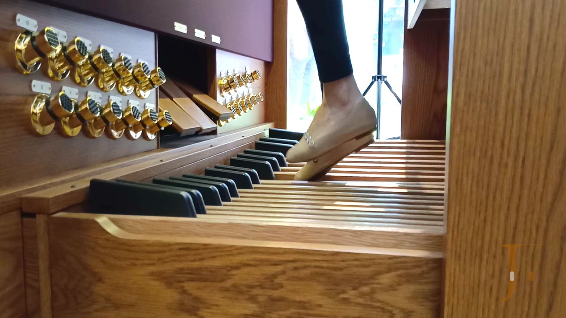 [图]Liza演奏J.S. Bach管风琴名曲Pedal-Exercitium, BWV 598 at Pi Organ Room