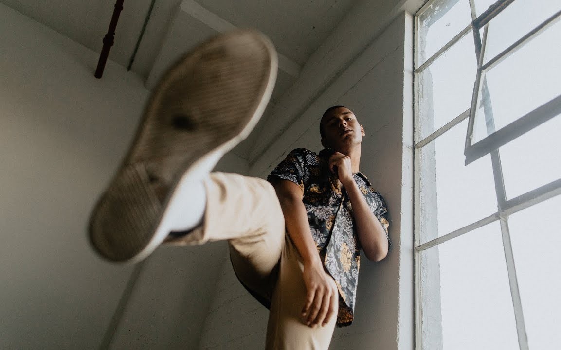 90秒学九种风骚的拍照姿势