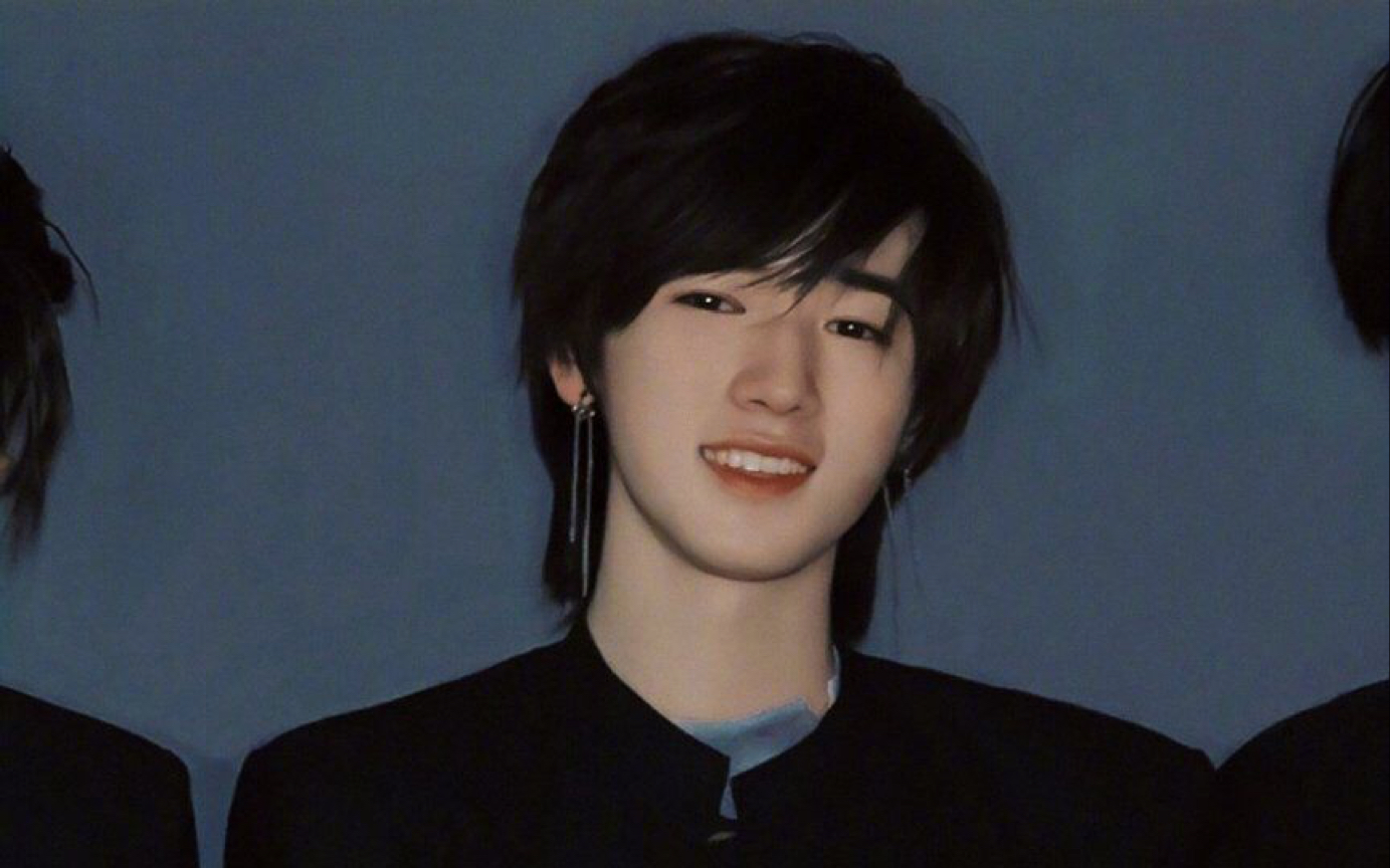 【宋亚轩】十六岁高中生翻跳《英雄》/这也太帅了吧!