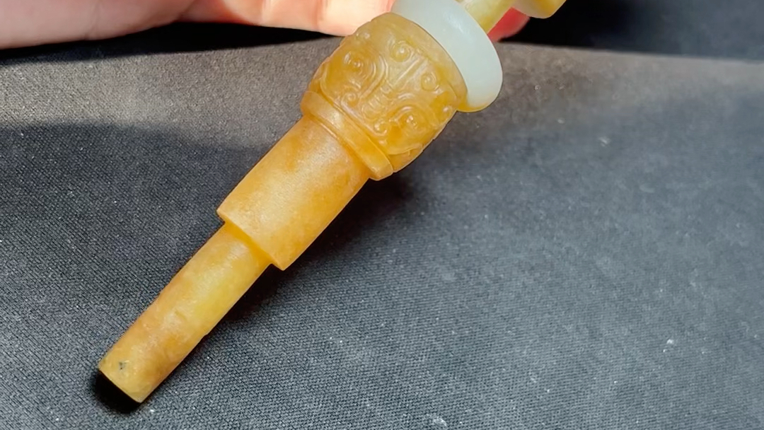 翡翠鸡油黄烟斗