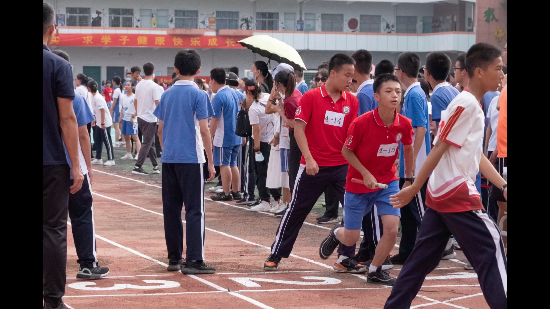 红岭中学园岭校区初二四班田径比赛花絮_哔哩哔哩 (゜-゜)つロ 干杯