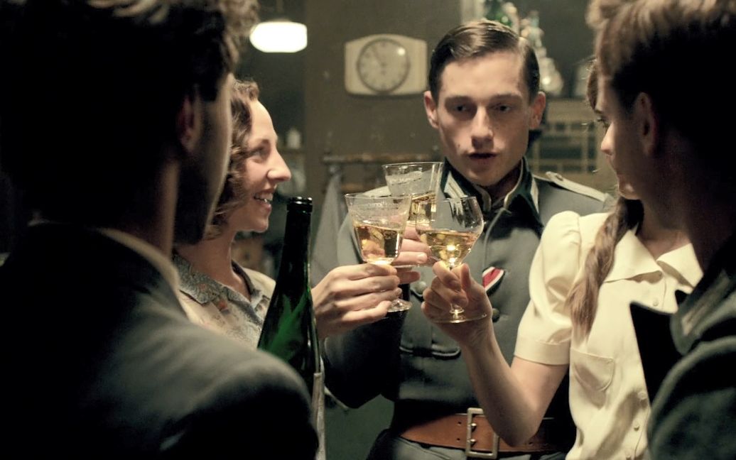 德国迷你二战反战剧[我们的父辈]   战争背景下个人转变