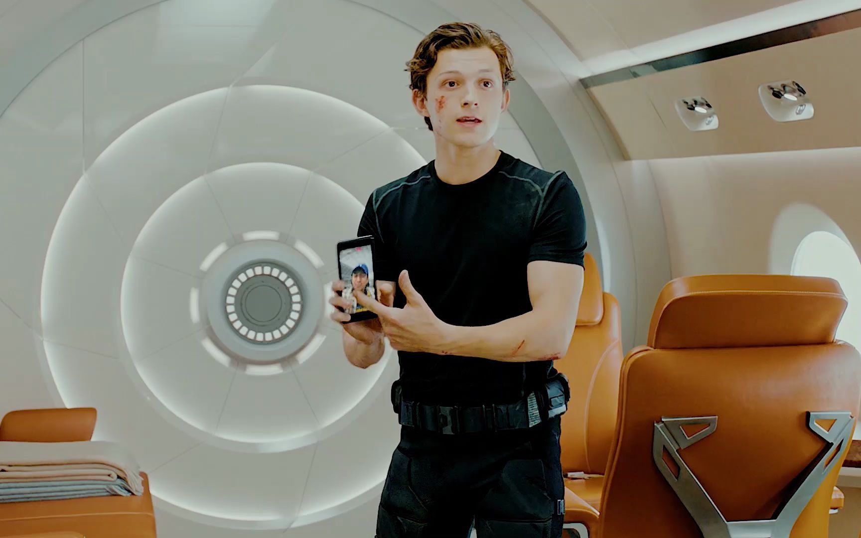 或许哈皮从他身上看到了钢铁侠的影子