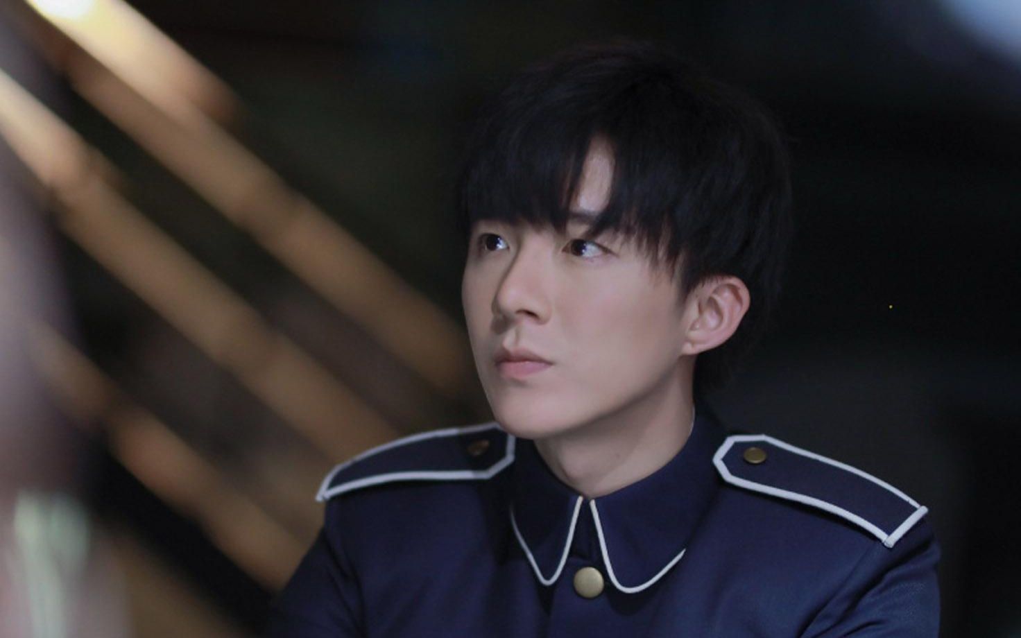 【热血少年】刘宇宁/卫乘风个人混剪,黑化之后太帅了,快来磕颜_哔哩