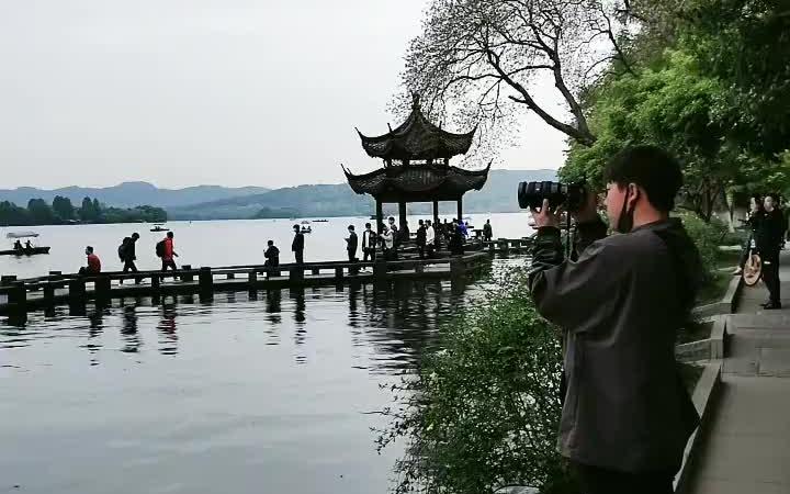 [图]杭州西湖三怪之一：“长桥不长，情义长。”如果你来杭州了，千万别忘记打卡这座情人桥