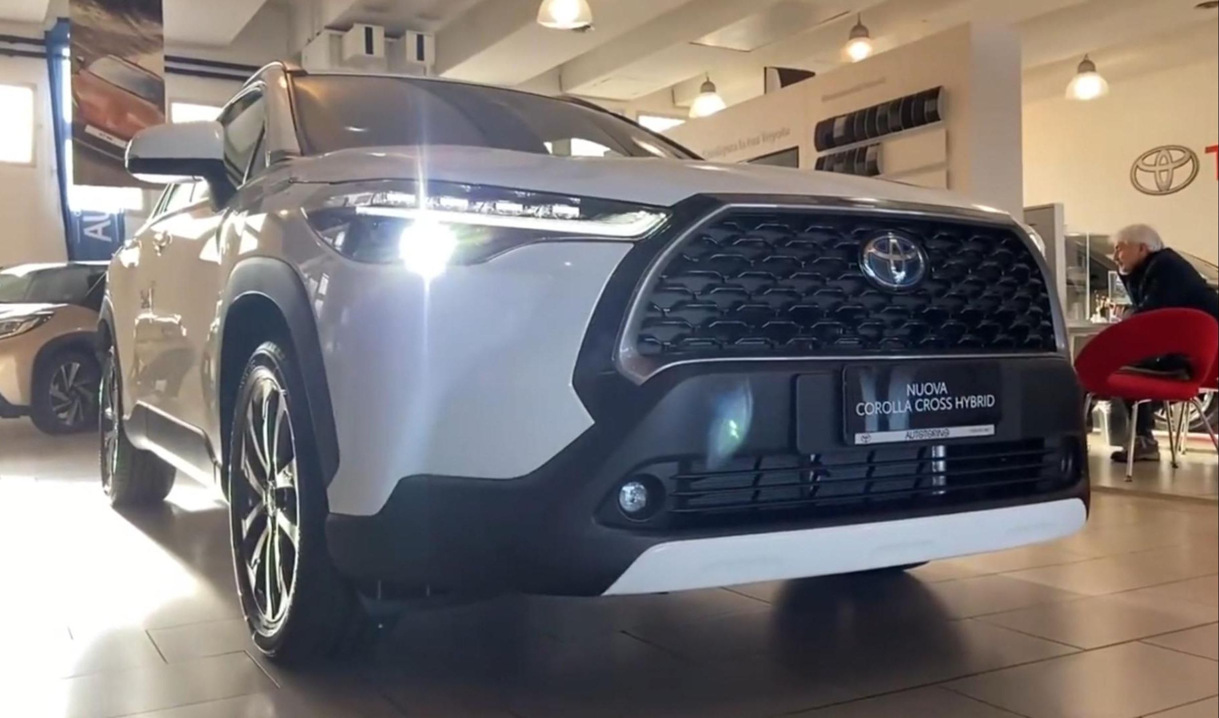 全新2024款丰田卡罗拉锐放,配1.6t 四驱,家用很合适,省油耐用