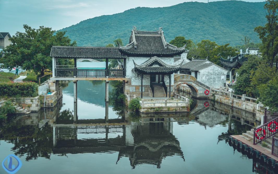 无锡惠山古镇，初夏龙头河