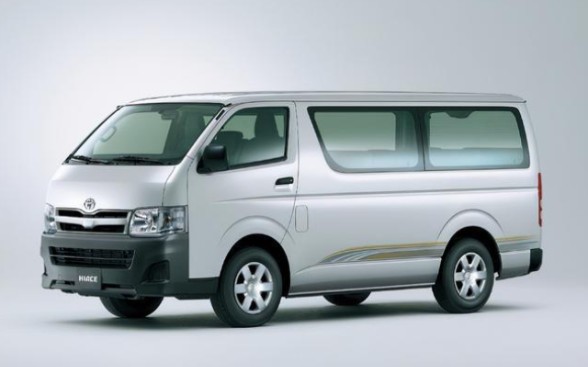 当我让我老爸在湾岸里玩海狮面包车时