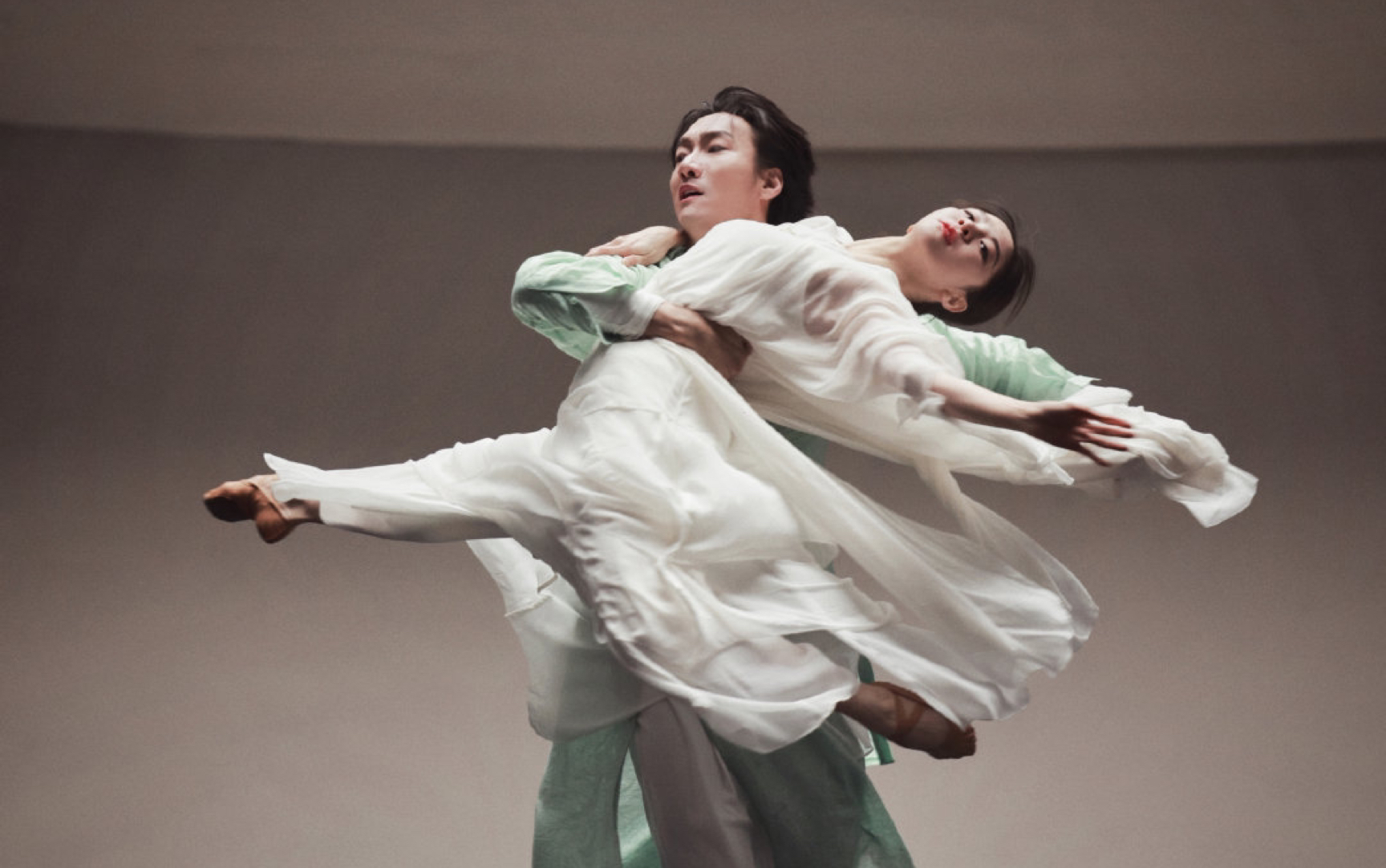 我们的视频从模糊走向高清,这一跃跃过了时间,张傲月唐诗逸宿命感拉满