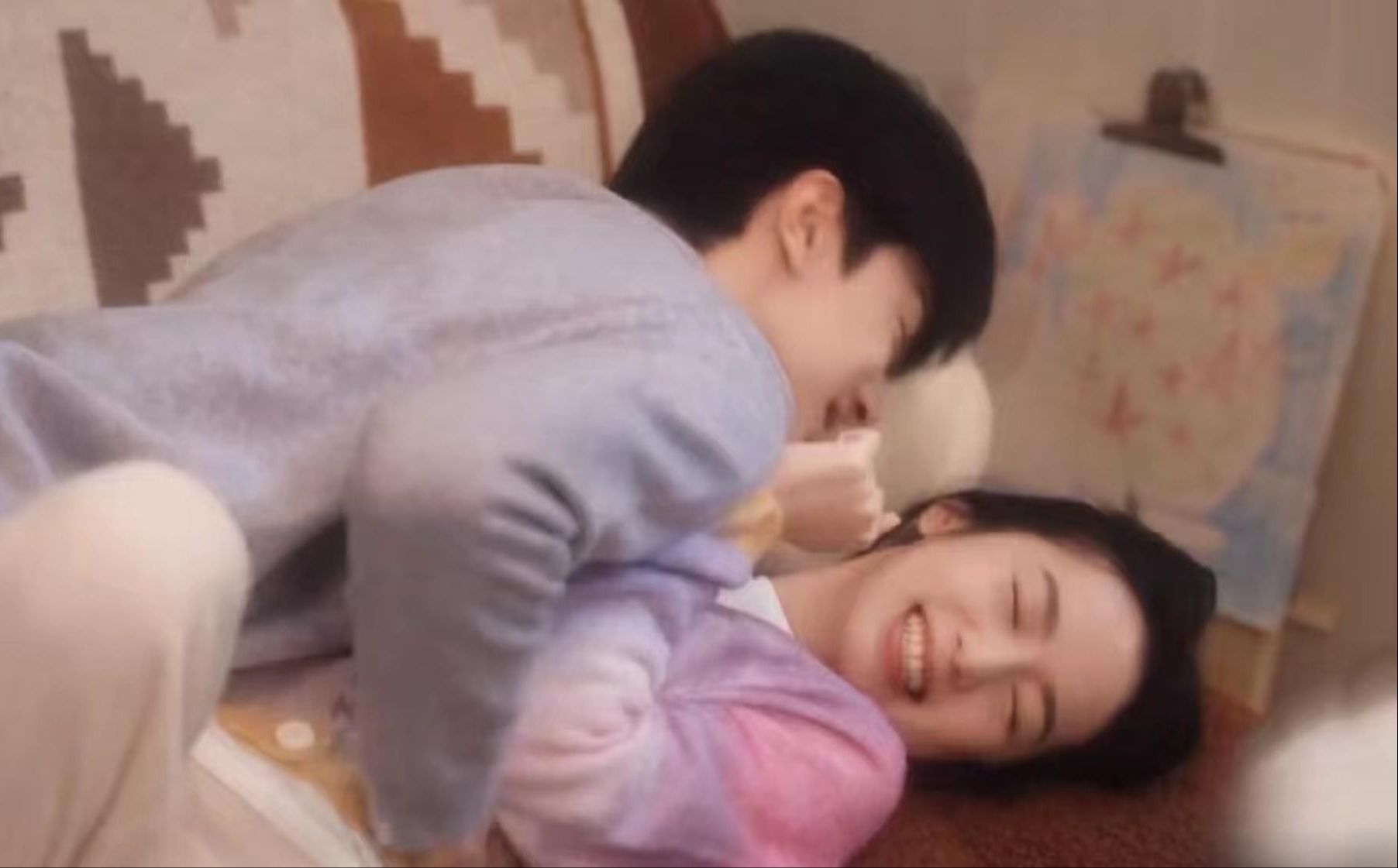 别对我动心:周也牺牲最大的一场吻戏,林一被撩到腿软,太欲了!