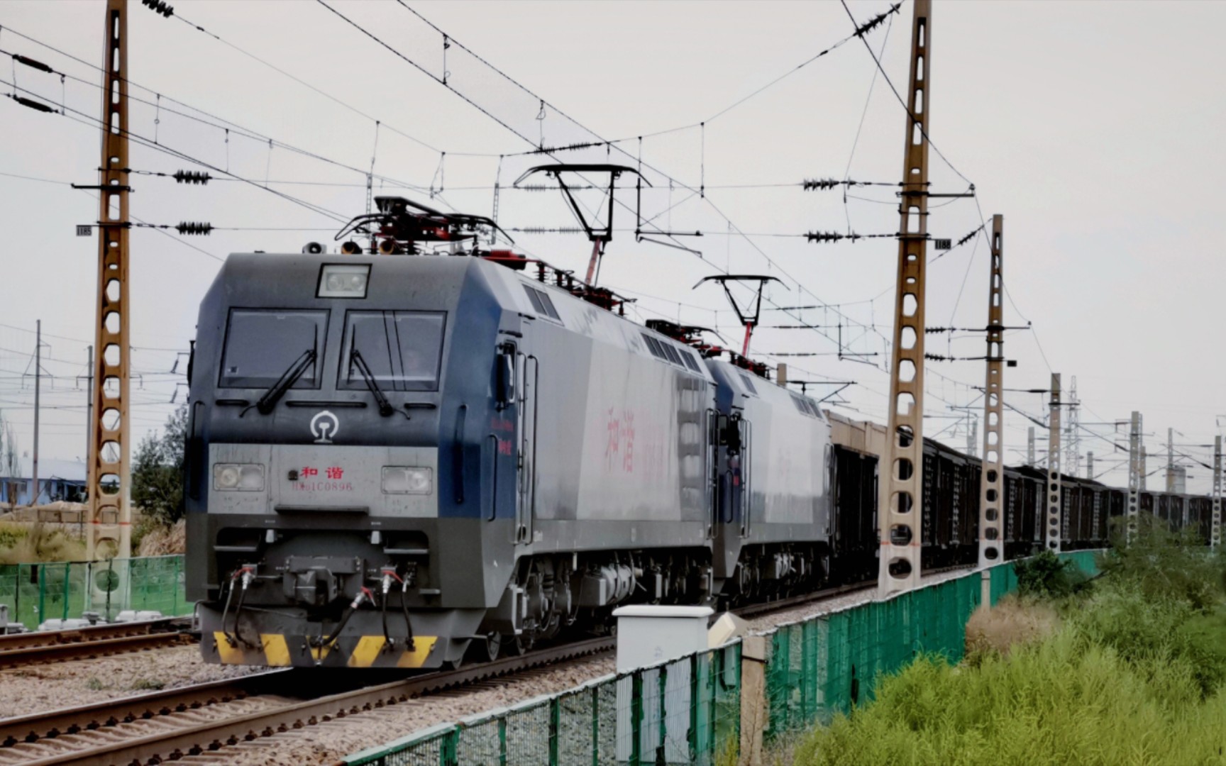 兰新线 武威南站 早间 hxd1c货列