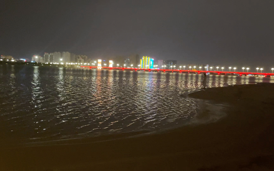 沂河陽光沙灘夜景