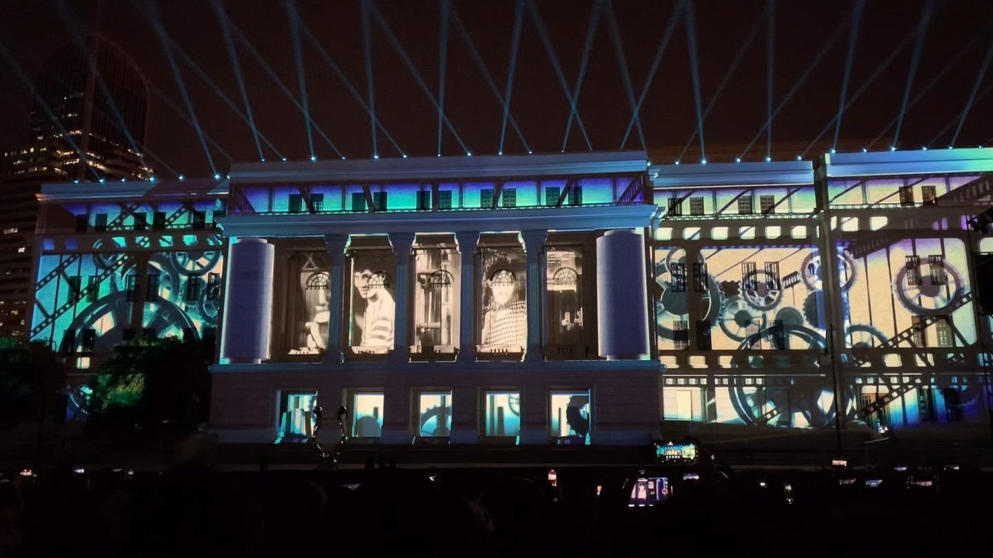 凯迪拉克-上海音乐厅:《光音的故事》3d map墙体灯光秀