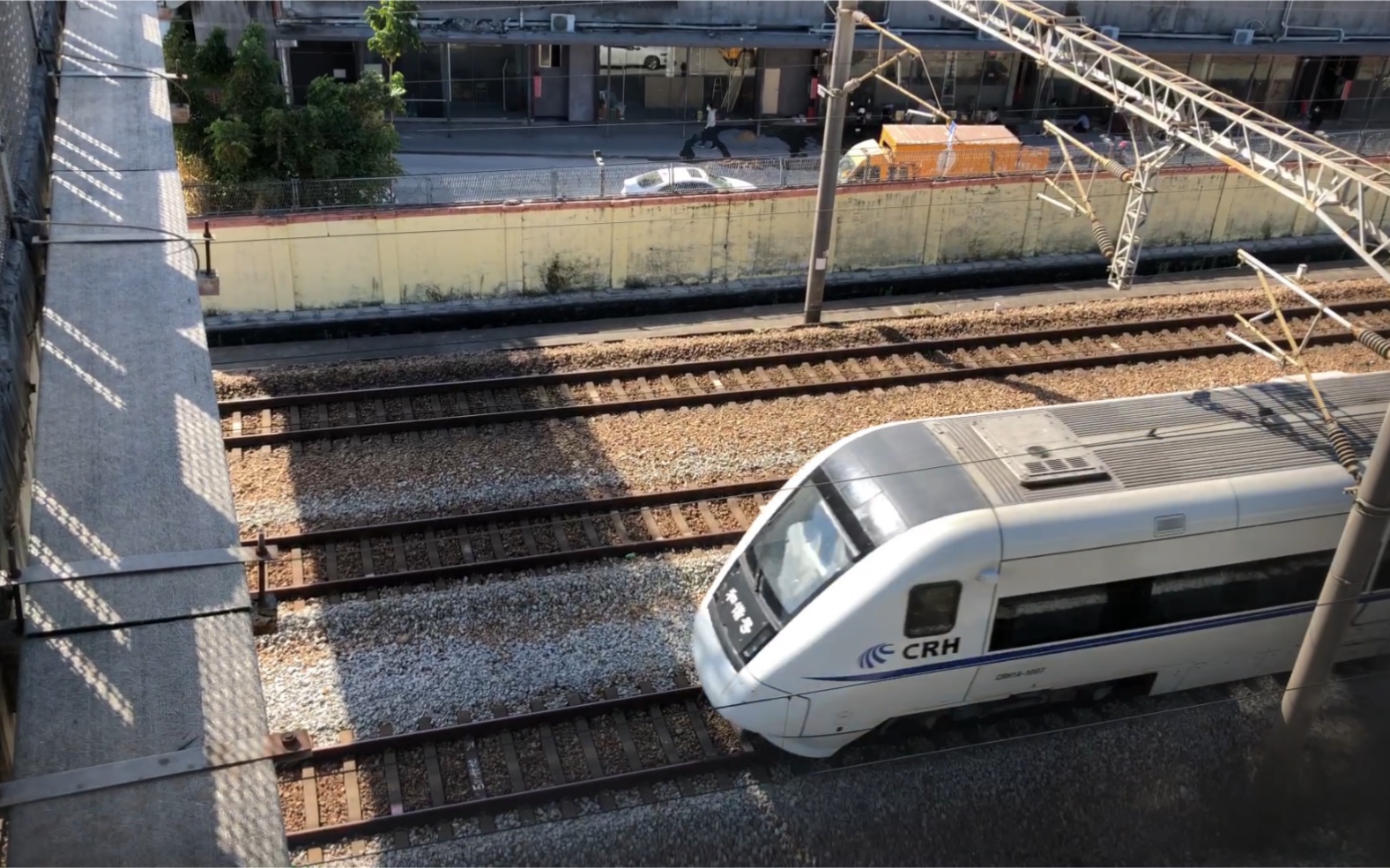 【铁道调研】和谐号crh1a-1007大地铁深圳方向通过广深城际草埔地铁站