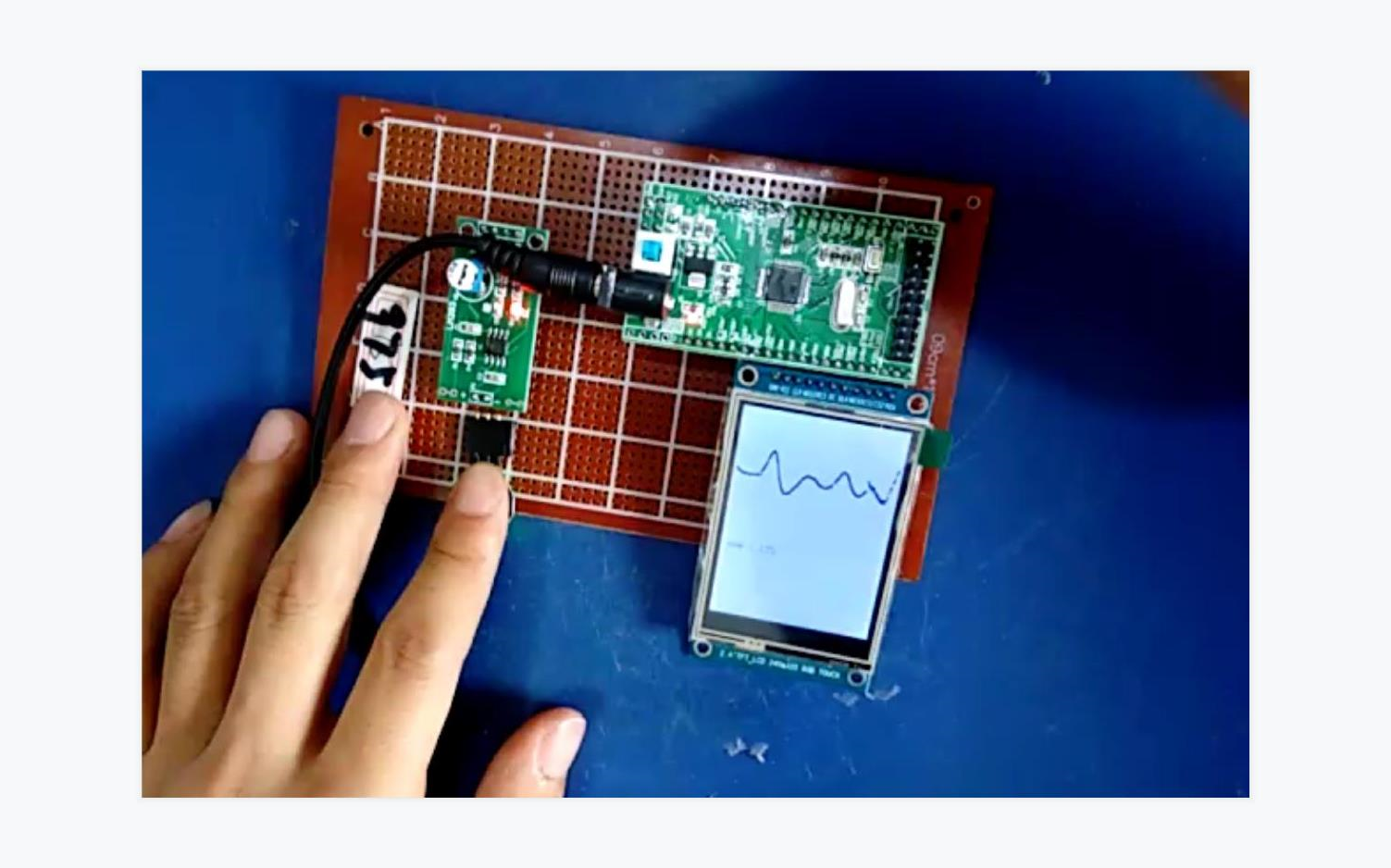 基于STM32单片机的智能手环健康检测智能心率检测仪器设计心电图模拟设计心率TFTDIY开发板套件19975哔哩哔哩bilibili