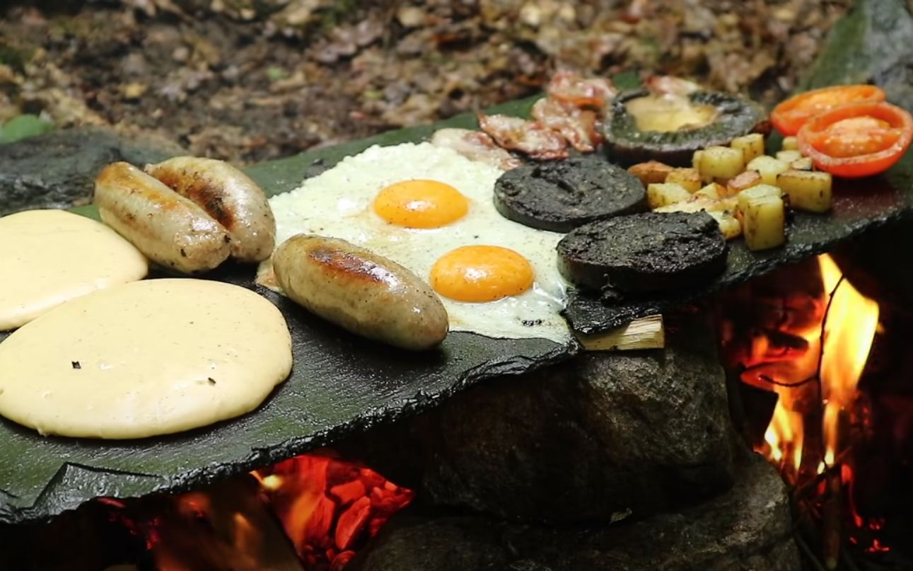 野外生存:丛林黑暗料理之石板烧烤