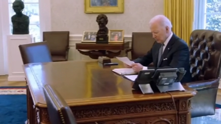 柯登接替拜登接管白宫发布会