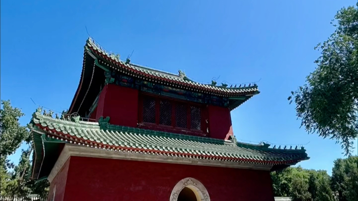 四十、北京地坛公园1地坛始建于明代嘉靖九年(1530年),是明清两朝帝王祭祀“皇地祇神”的场所,也是中国现存的最大的祭地之坛……哔哩哔哩bilibili