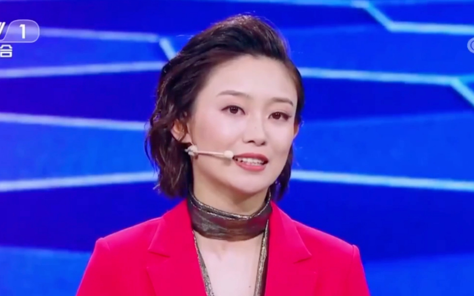 主持人大赛李七月不食人间烟火的话是没有办法做一个有温度的主持人的