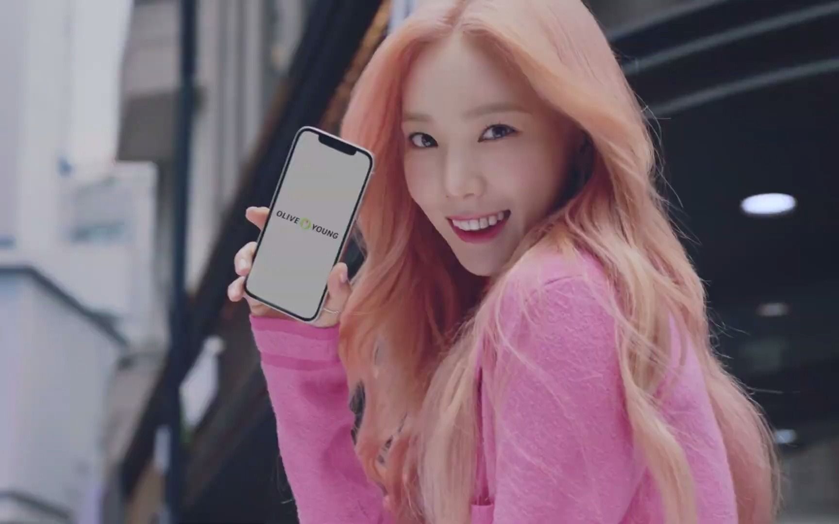 【金泰妍】210801 [去或打开olive young] 泰key的welcome采访ep1.