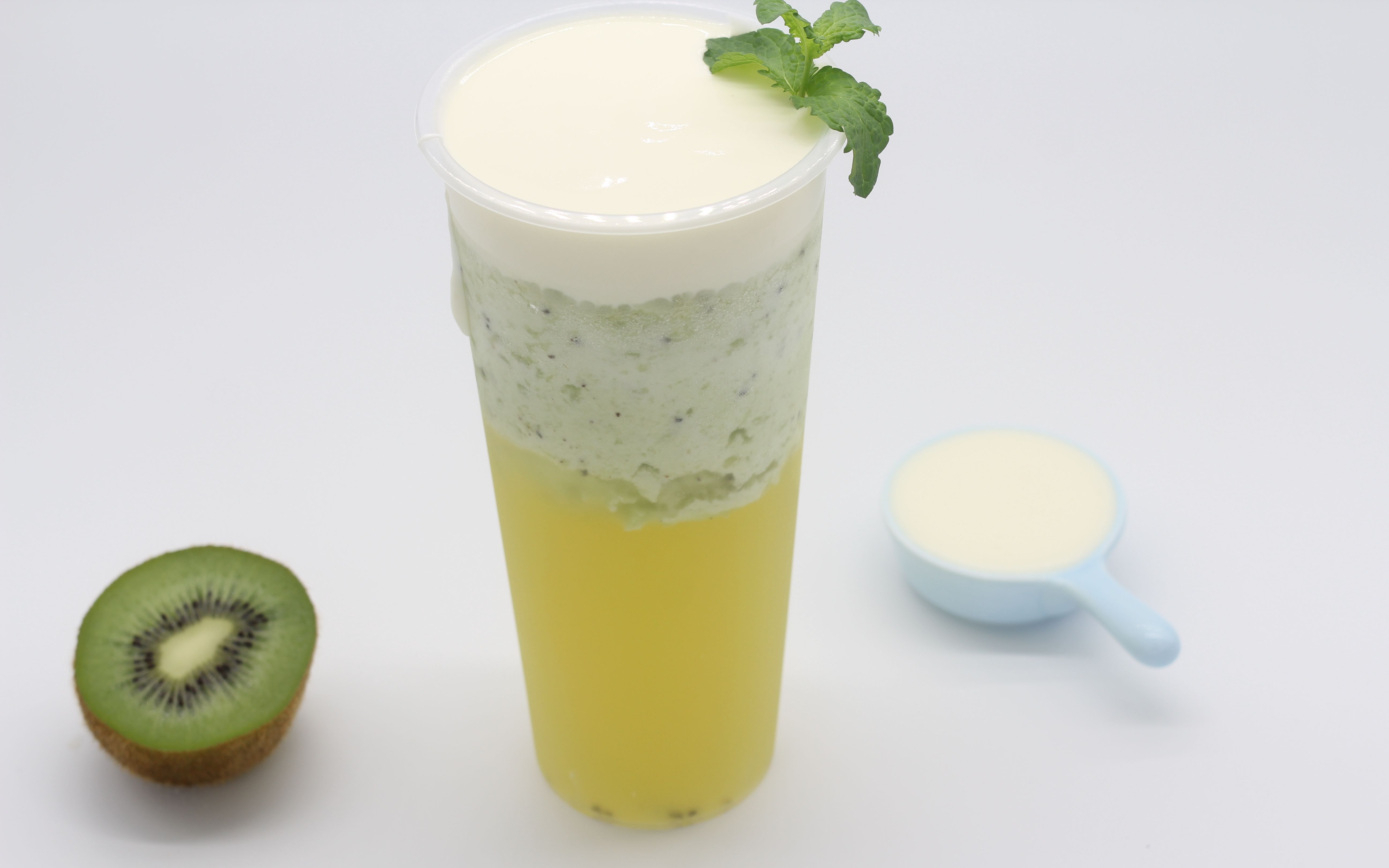 700cc超多奇异果茶来袭,喝一杯从头爽到脚!