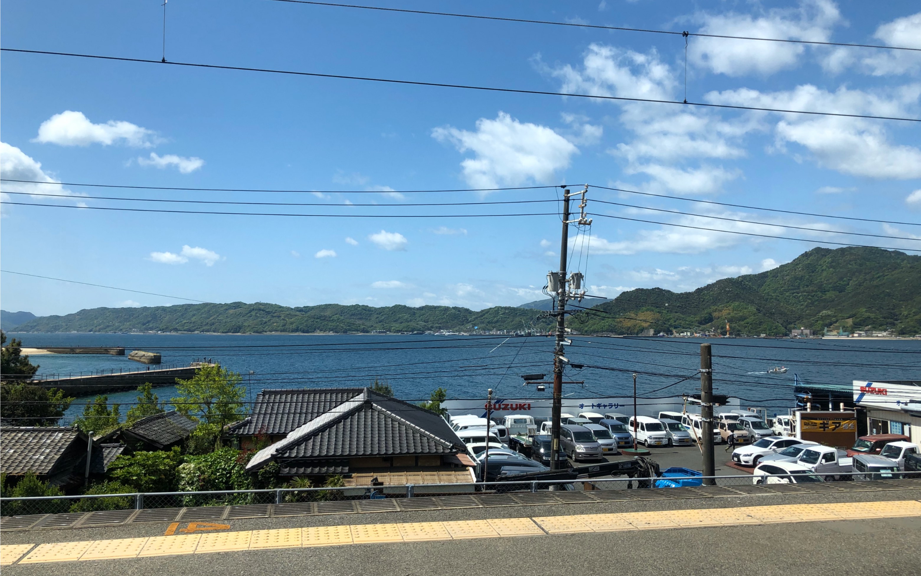 坐觀光列車,感受这个季节的濑户内海