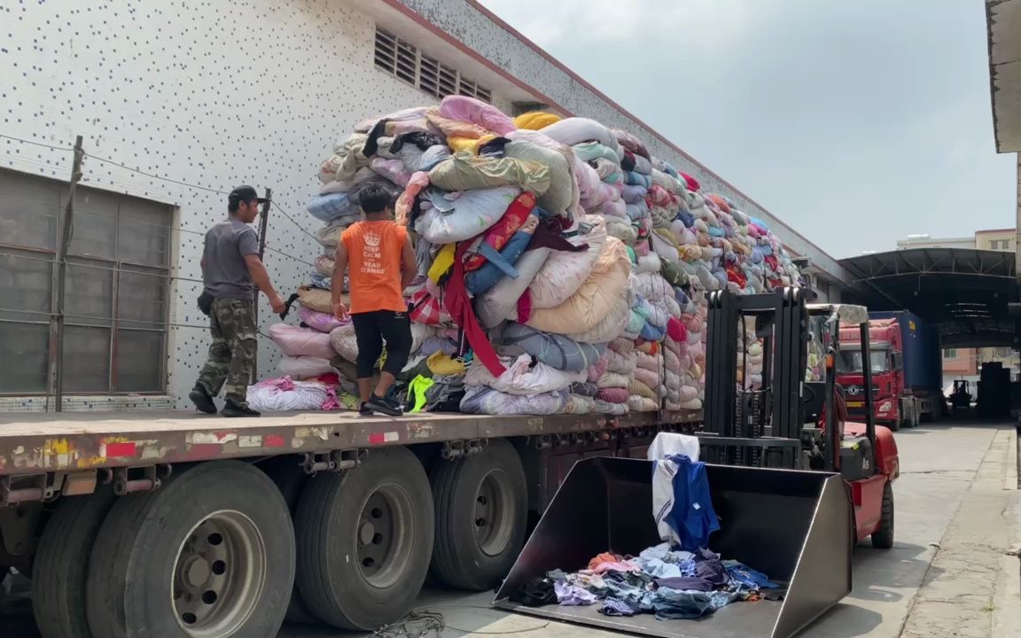 小绿人回收旧衣服回收 总部发货旧衣服记录