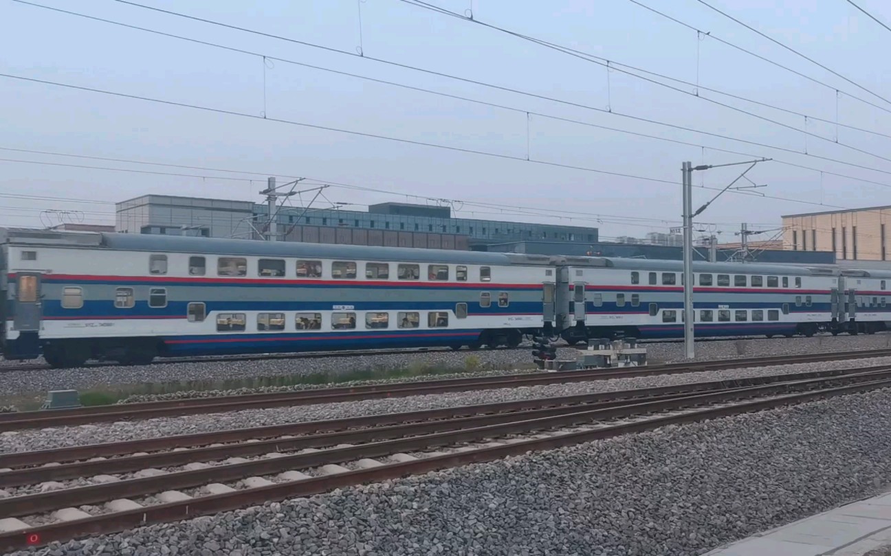 西安地区仅存的原色双层25k 编组非常齐全 syz sca srw syw 齐了