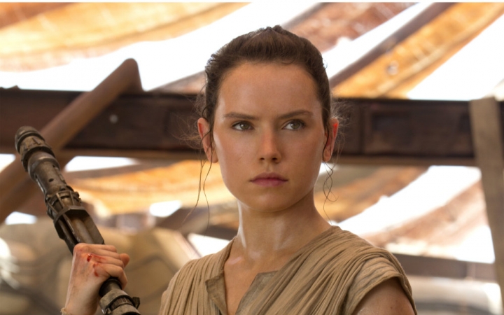 【癫瘾电影】《星球大战:原力觉醒》主演谈论主角蕾伊_哔哩哔哩_bili