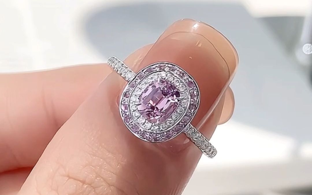 哦莫!人间绝绝"紫"的夏日葡萄尖晶石戒指,太温柔显白了!