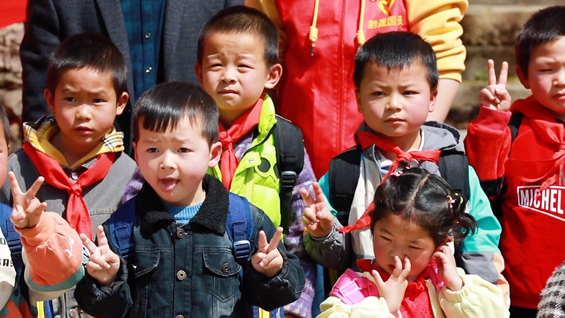 [图]黔晟团委扶贫之春天的祝福