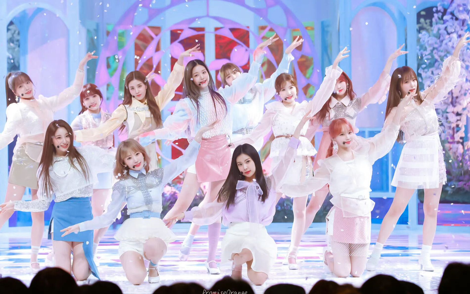 izone23eyesonme成为一体的瞬间所有人都瞩目izone问候语合集