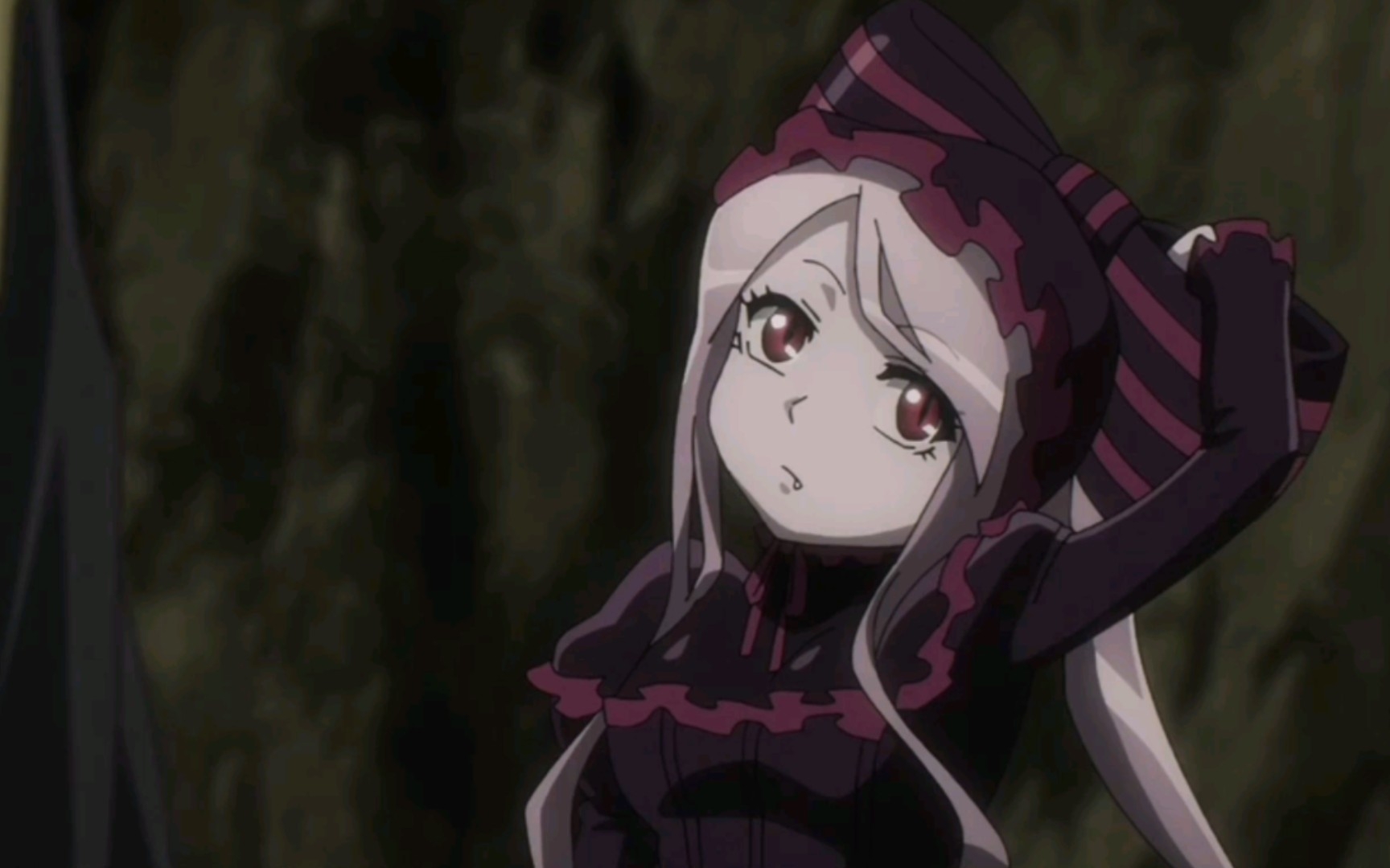 认真记笔记的夏提雅