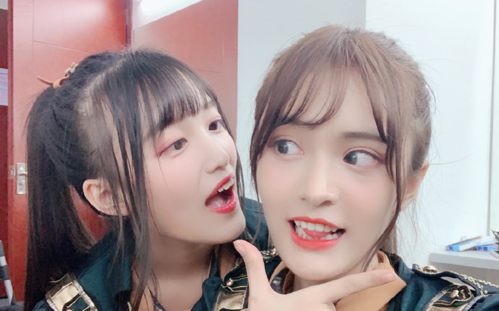 【水灰】【杨冰怡×冯晓菲】"对你撒过的一个谎,是我已经把你放下"