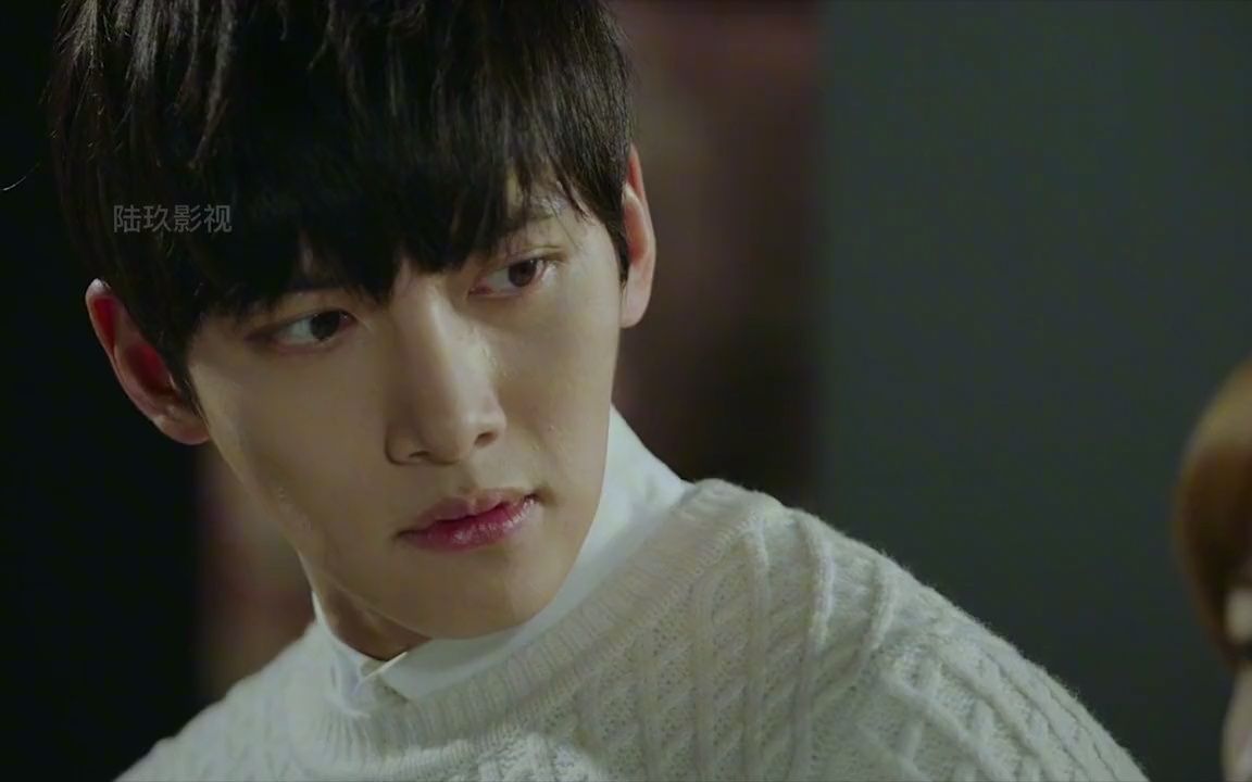 韩剧《治愈者》healer情同父子的师父遭人暗害悲痛欲绝