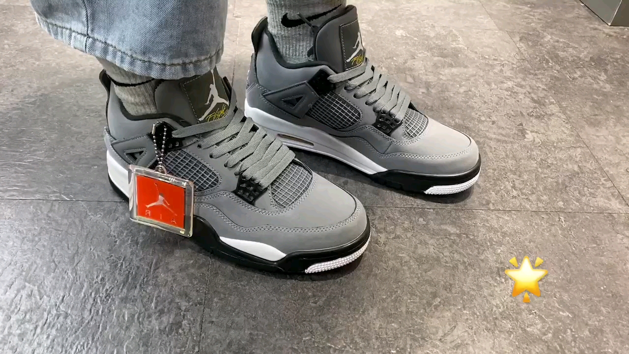 aj4灰老鼠