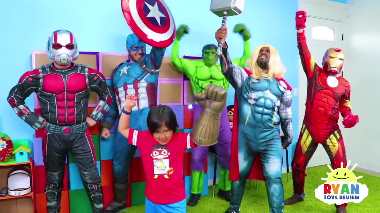 [图]#我在B站学英语#Ryan and Marvel Avengers EndGame Superheroes finds Infinity Stones